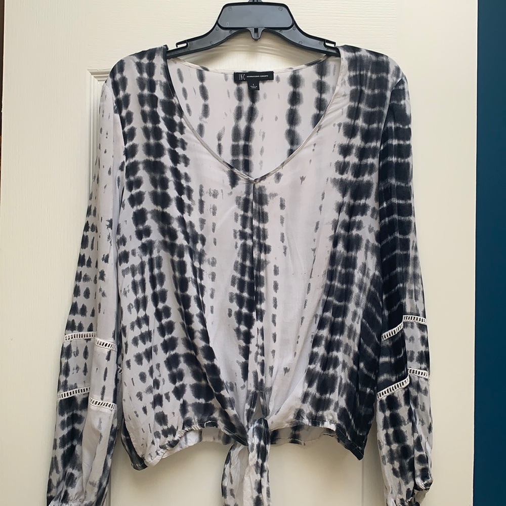 INC the- die house with wide sleeve & lace detail